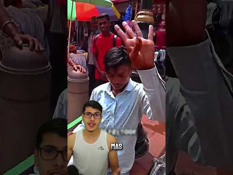 ele trabalha como vendedor de brinquedos na rua #turismo #viagem #comerciantes #feira