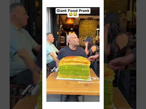 Gaint food🤣 paling gokil  #prank #foodprank #ngakak #fyp #videoprank #videolucu