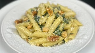 “J’ai mis des épinards dans mes PENNE… et c’est une TUERIE 😍 La recette de pâtes la PLUS CRÉMEUSE 🧀 