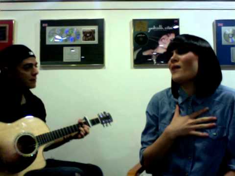 JESSIE J 'NOBODYS PERFECT' ACOUSTIC (BEN MARTINEZ ON GUITAR)