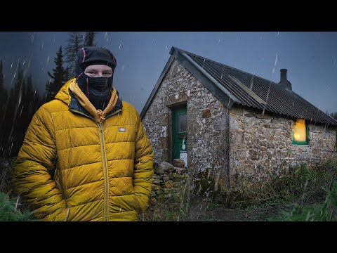 Remote Survival Shelter Camping in FREEZING Temperatures