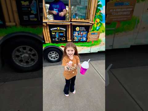 KONA ICE in OCTOBER?! 😋 🎃 #kona #konaice #icecreamtruck #treat #shorts #excited #fun #yummy
