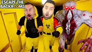 KARNI YARIK YARATIK PEŞİMİZDE! ÜMİDİ İLE ESCAPE THE BACKROOMS OYNUYORUZ