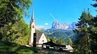 Dolomitas: Ortisei tem a Chiesetta di San Giacomo que você precisa conhecer! 🏔️⛪