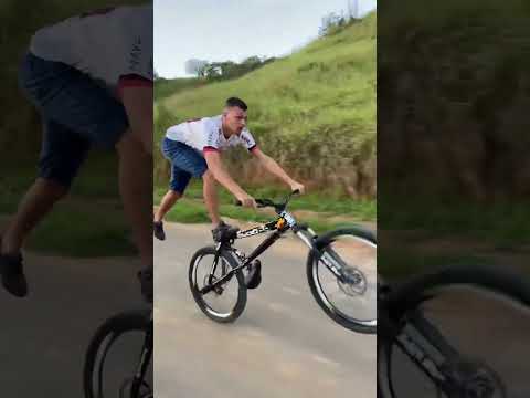 GRAU COM A BIKE INVERTIDA 😂🔥