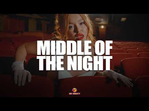 Elley Duhé - Middle of the Night (Lyrics)