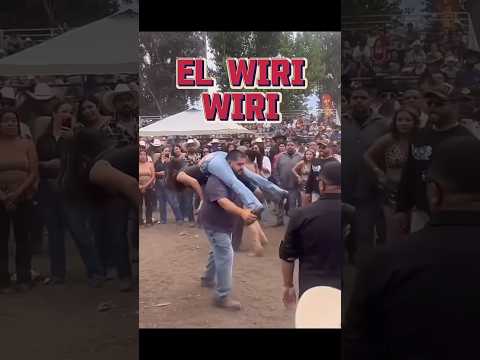 Ya me vi en la posada de mi trabajando bailando así… 😍🎷 #baile #viralvideo #trending #live