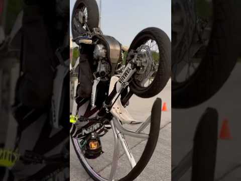 Supermoto flips ๐