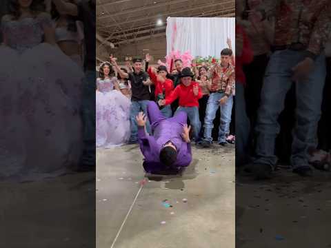 did a surprise dance for a quinceñera 🕺🏻🔥🤯