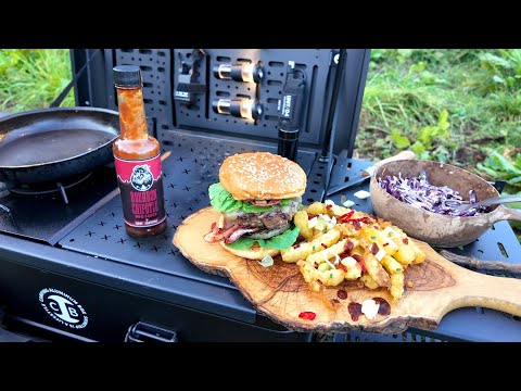 Cooking BBQ Burger & Chips in a weird camp kitchen