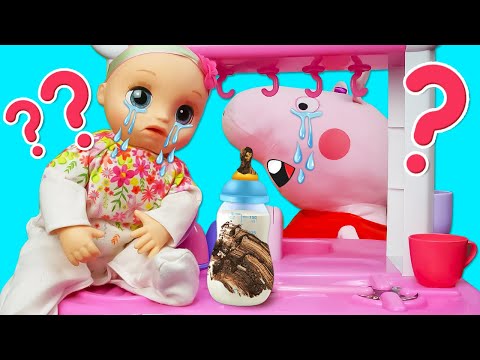 Il biberon per bambini va pulito! La bambola Baby Alive e Peppa Pig giocattolo giocano insieme