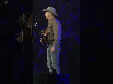 RODEOHOUSTON nights with Jon Pardi got us Head Over Boots 🤠