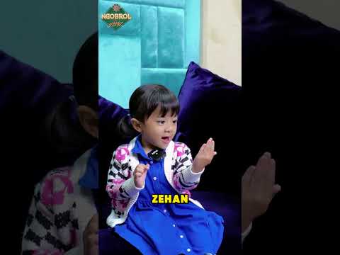 Tingkah lucu zehan saat memarodikan salah satu artis indonesia