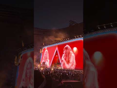 II MOST WANTED ( Miley Cyrus ) Stade de France #cowboycartertour#beyonce
