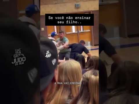 Jovem agride professor #shortvideo