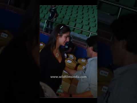 Shah Rukh Khan smokes and chats casually with Katrina Kaif