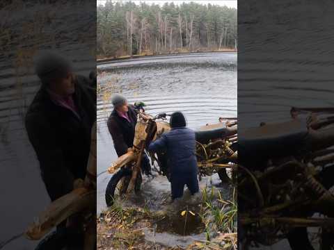 Two dwarfs found a sunken motorcycle in a lake.