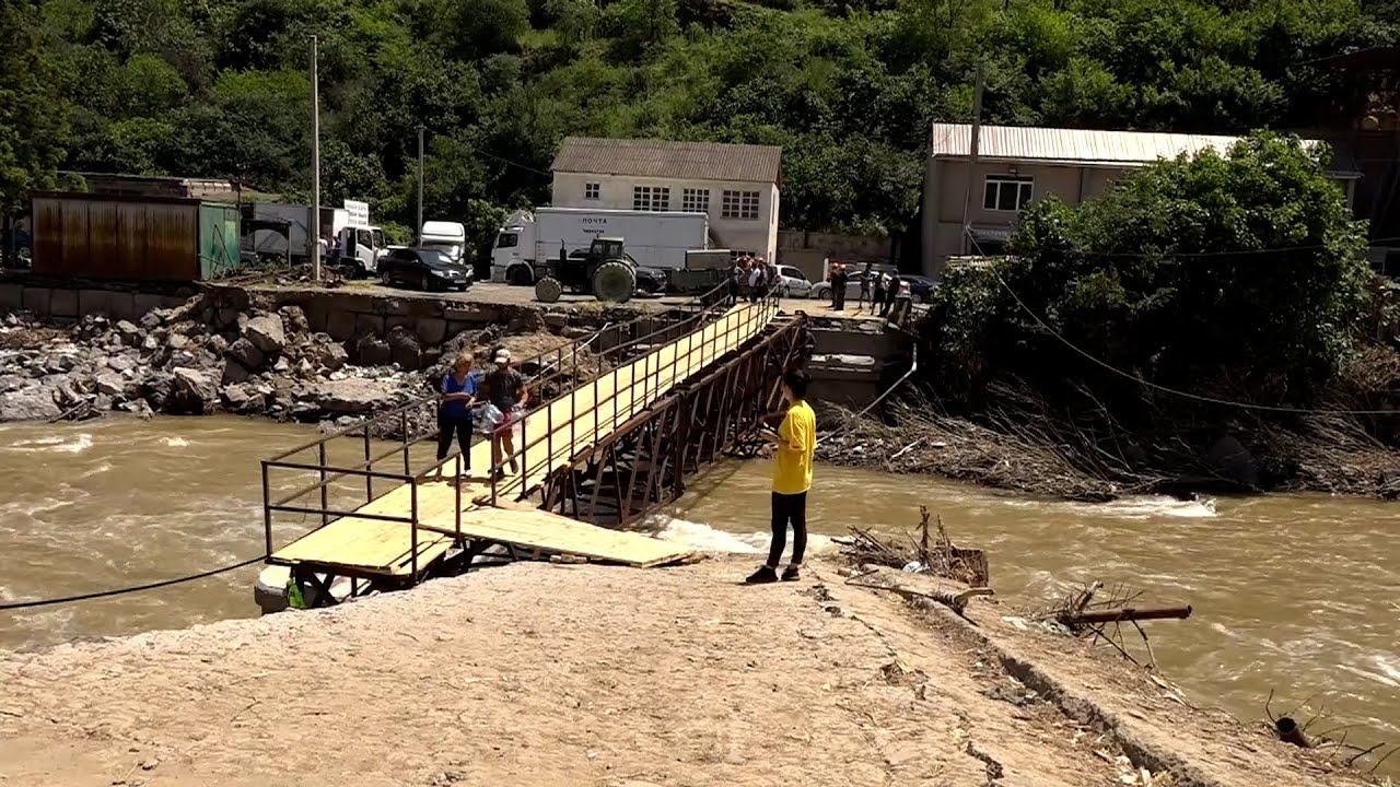 Sel felaketinden zarar gören Karkop yerleşim yeri