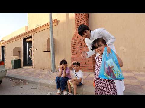 مايعطون اختهم من الحلويات !!
