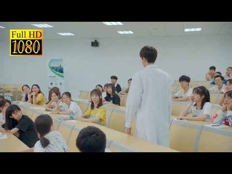 帥校草對灰姑娘一見鍾情,當眾走向她,她瞬間成了全場焦點【致我们暖暖的小时光 Put Your Head on My Shoulder】