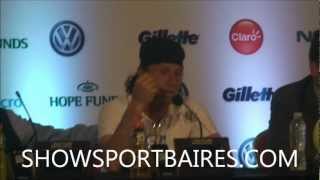 Divertida Conferencia de prensa entre Vilas y Clerc previo a Federer - Del Potro SHOWSPORTBAIRES.COM