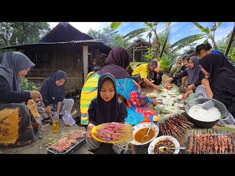 Habis Ziarah.. Nikmatnya Botram Masak Olahan Daging Kurban, Makan Di Emperan