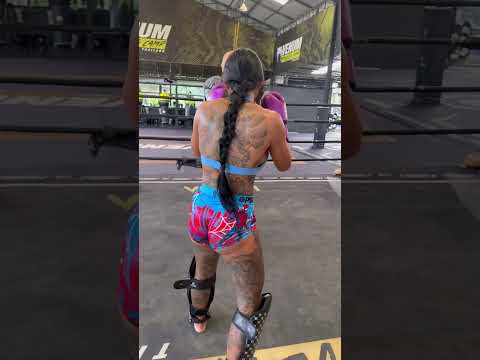 Pads don’t lie. Technique tells all. 🥊🔥 #trending #mma #muaythai #explore #thaiboxinglife
