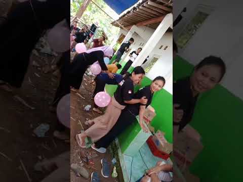 lomba pecahin balon emak emak
