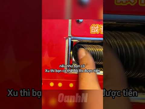 Anh chàng tìm cách đổi đời với máy bán xu trong siêu thị 😱