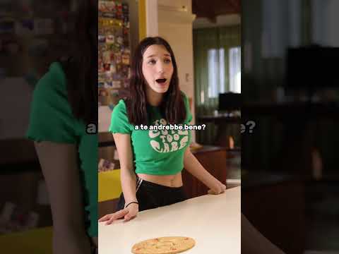 Nessun problema fino a che non mette lu yannis ngopp’ a pizza #casasilva #padreefiglia #sitcom