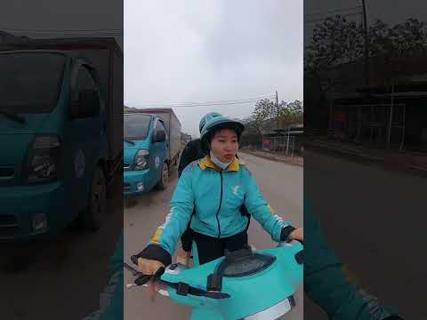 Đi xe ôm có được ôm không