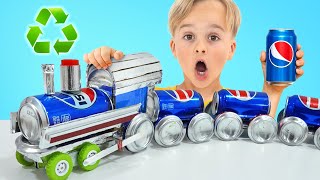 बच्चे सीखते हैं कि रीसायकल होने वाली चीज़ों को खिलौनों में कैसे बदला जाए