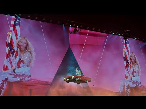 Beyoncé - 16 CARRIAGES - Live from The Cowboy Carter Tour at Metlife Stadium