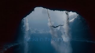 Alenka in the sandfalls