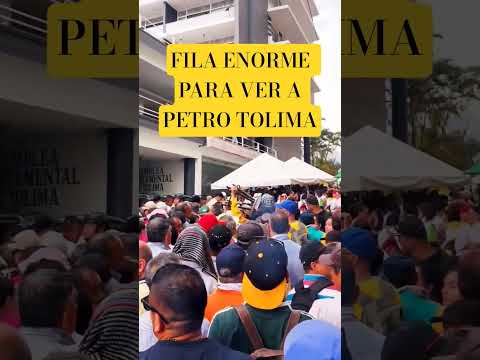 🙌🇨🇴 Multitudinaria fila para ver a Petro en Ibagué 😱 ¡Ya no cabe más gente! 🚶‍♂️🚶‍♀️✨