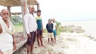 उत्तर प्रदेश बलिया जिला गंगा जमुना किनारे बसने वाले लोगो का घर पानी मे समाहित हो रहा है