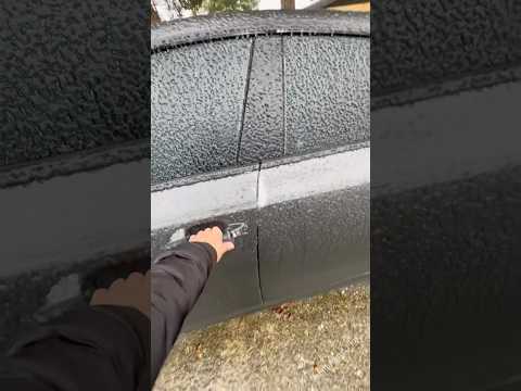 I’m crying, can’t find the door in winter #satisfyling #asmr #snow #ice #fyp #oddlysatisfying