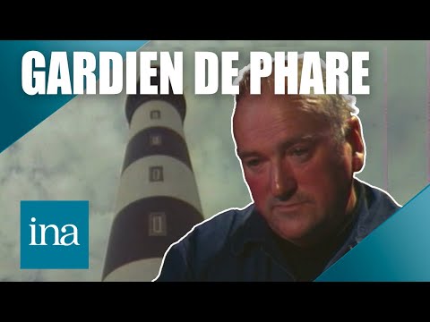 🌊 Les hommes des lumières maritimes : gardiens de phares à Ouessant 🚨 | INA Officiel