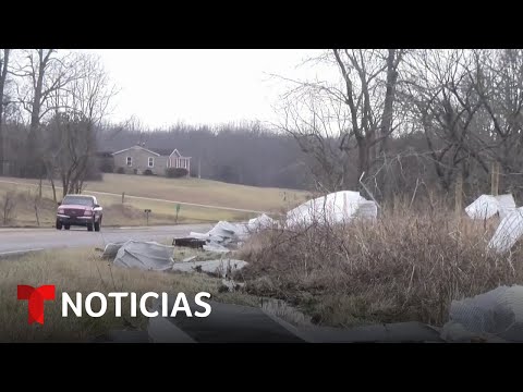 Mueren una madre y su hija por causa del mal tiempo en Tennessee | Noticias Telemundo