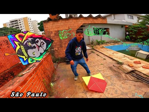 ACHEI O PIPÃO PERDIDO NO FUNDO DA CASA ABANDONADA ONDE A OUTRA PIPA VERDE ESTAVA JOGADA