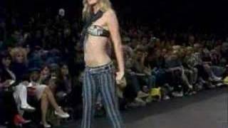 Gisele Bundchen Runway Video - Credit to Reuters)
