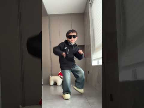 #enhypen 🙋‍♂️ The "dong dong dong" you all wanted is here 🥁 #dancingbaby  #leeheeseung #dance #이희승