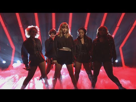 Taylor Swift - Ready for it? (Live #SNL 2017)