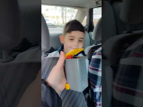 بابا وزكريا رفضو ياكلو من الزبالة 😱 شو طلعلو لدينيز جواتها😰