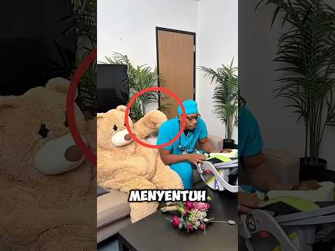 Reaksi Pria Ini Pas Tau Siapa di Dalam Boneka Beruang 😱❤️ #shortvideo
