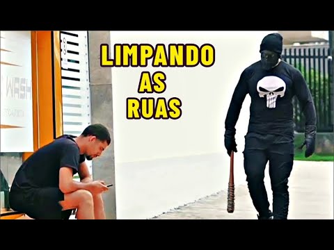 JUSTICEIRO ENCONTRA O ALV0 NA ESQUINA E... Punisher Prank