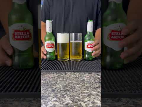 CÓMO SERVIR Y TOMAR UNA CERVEZA DE BOTELLA. #drink #cocktail #shorts #beer