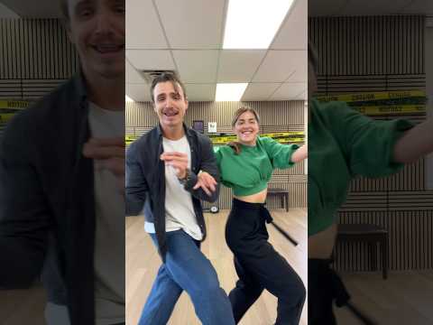 When you r hearing that voice you only can dance Jive ๐บ๐ผ๐๐ป