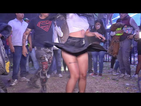 ❤️ESTA NO ES LA MANERA DE LLAMAR LA ATENCION EN UN BAILE SONIDERO!! - UNA HERMOSA SONIDERA BAILANDO