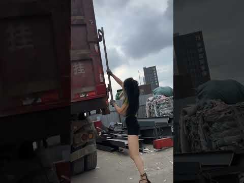Nữ Tài xế xe tải Trung Quốc Xinh Đẹp - The Beautiful Gril Driver China Truck #1 #xetai